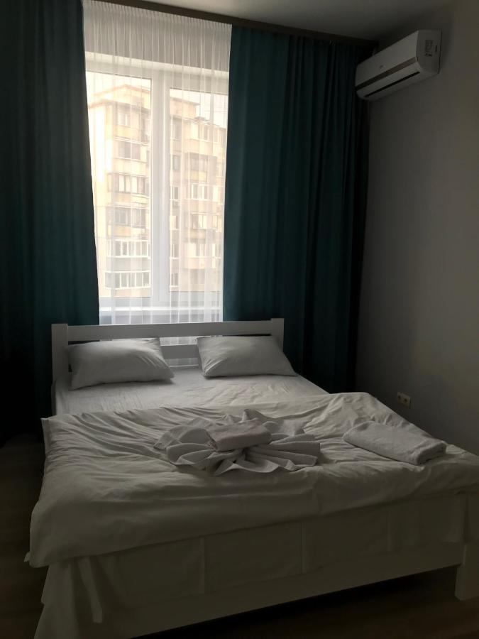 Apart Assistant On Smart Plaza Киев Экстерьер фото