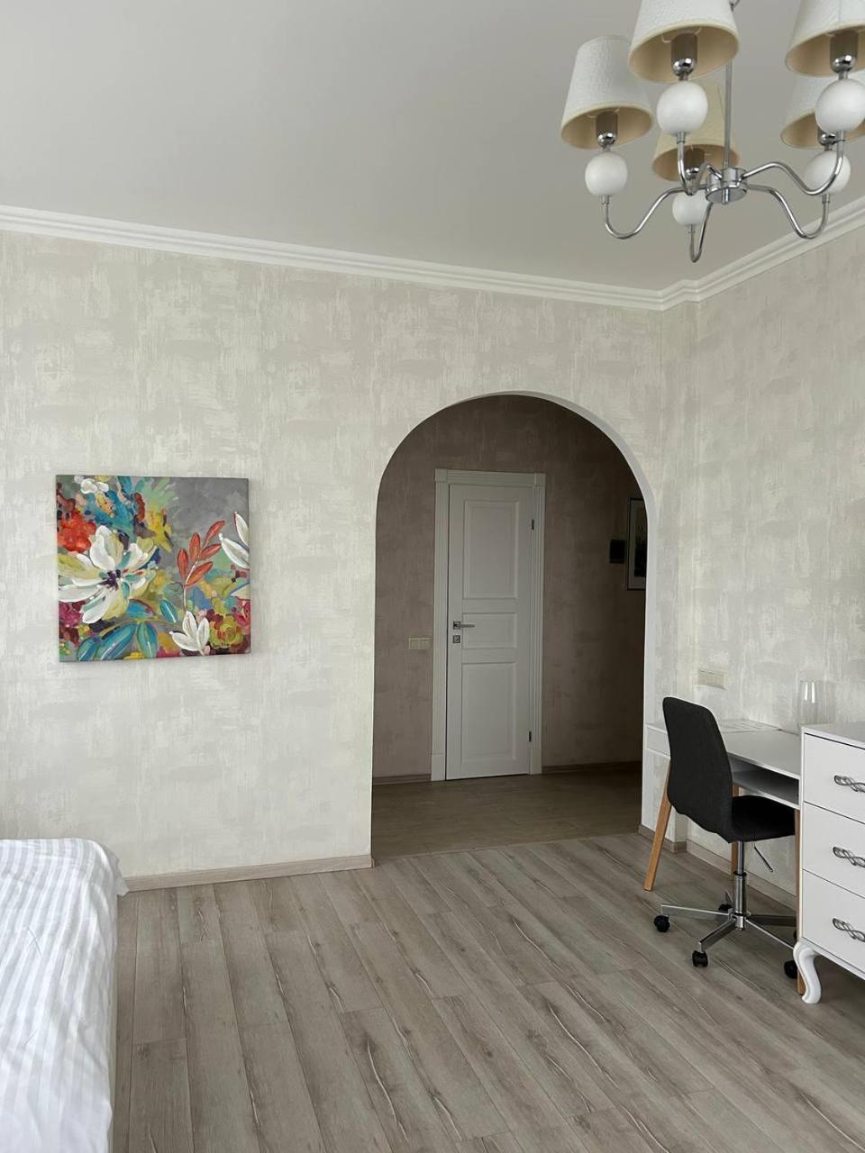 Apart Assistant On Smart Plaza Киев Экстерьер фото