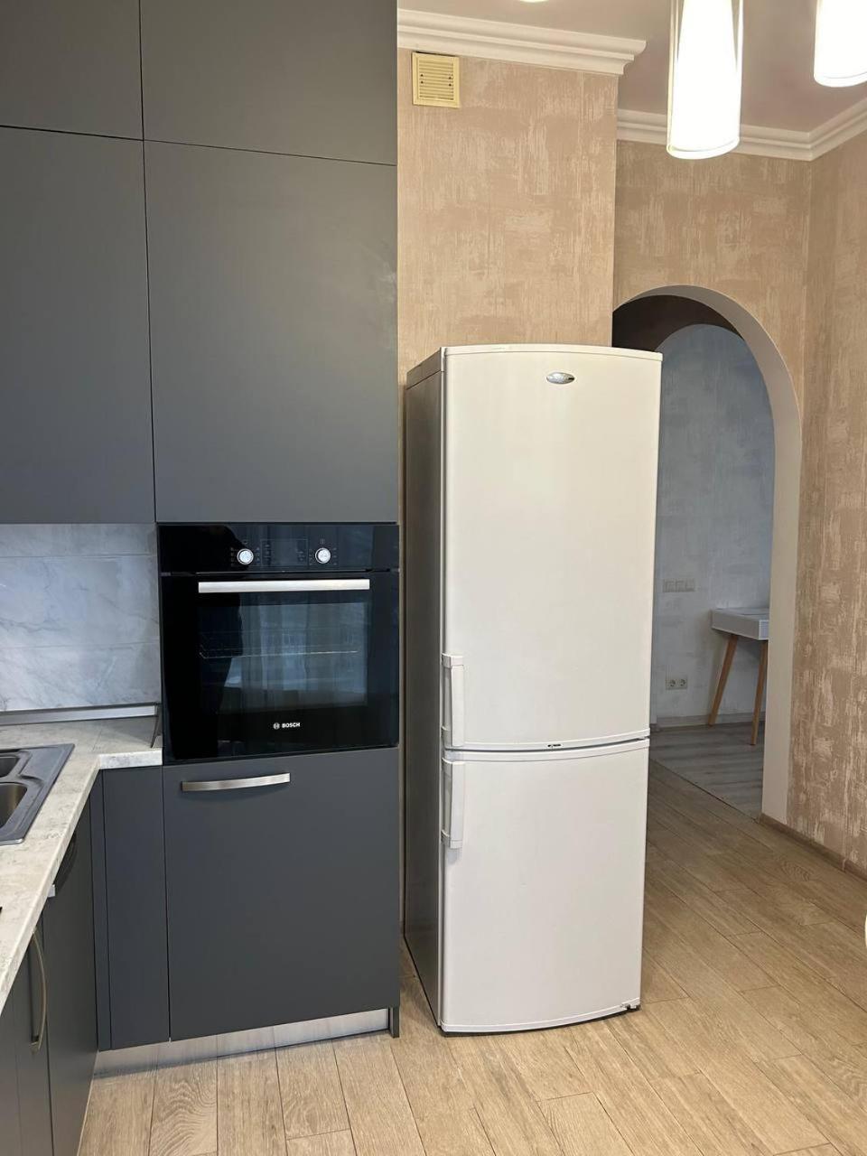 Apart Assistant On Smart Plaza Киев Экстерьер фото
