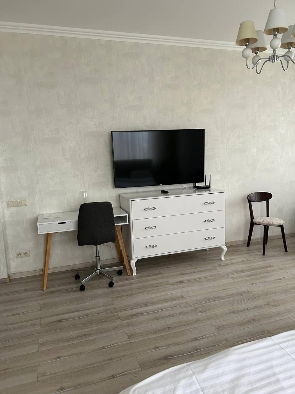Apart Assistant On Smart Plaza Киев Экстерьер фото