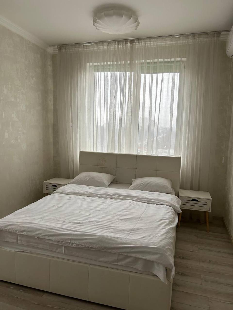 Apart Assistant On Smart Plaza Киев Экстерьер фото