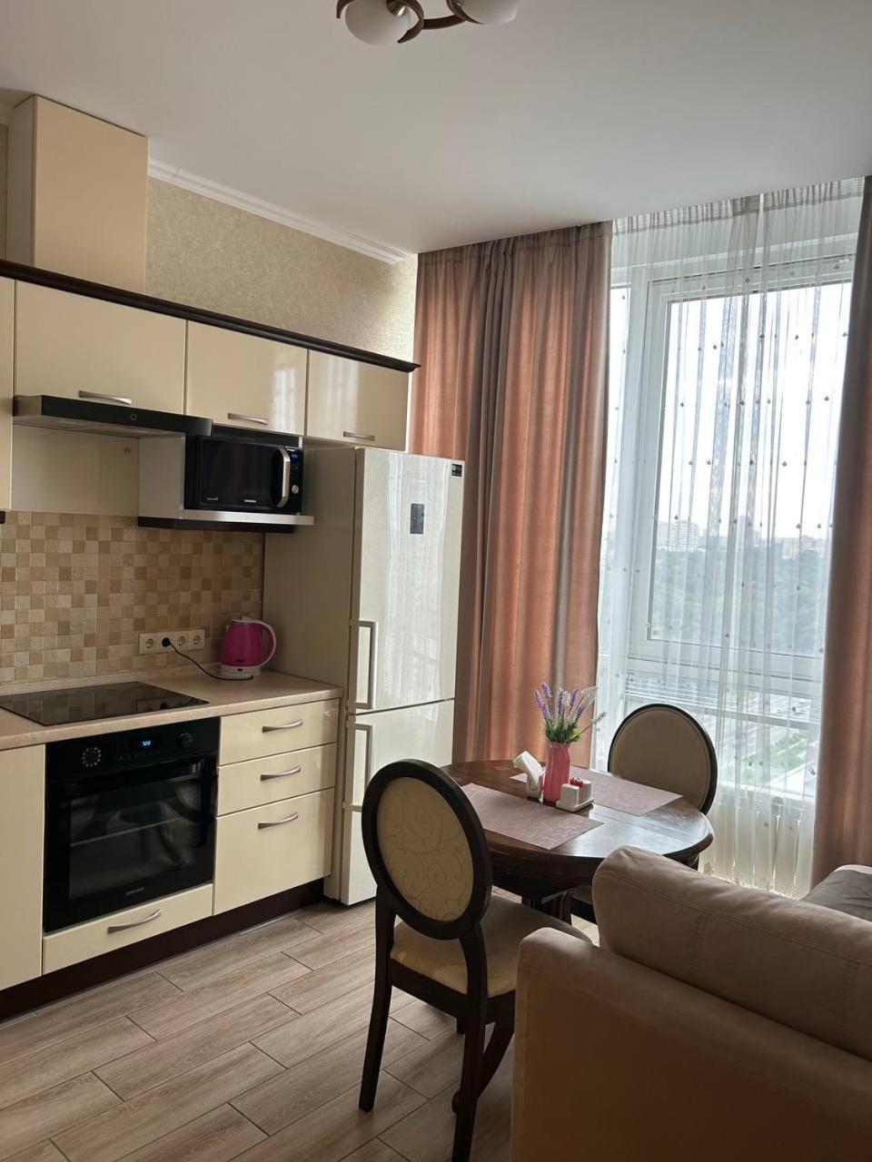 Apart Assistant On Smart Plaza Киев Экстерьер фото