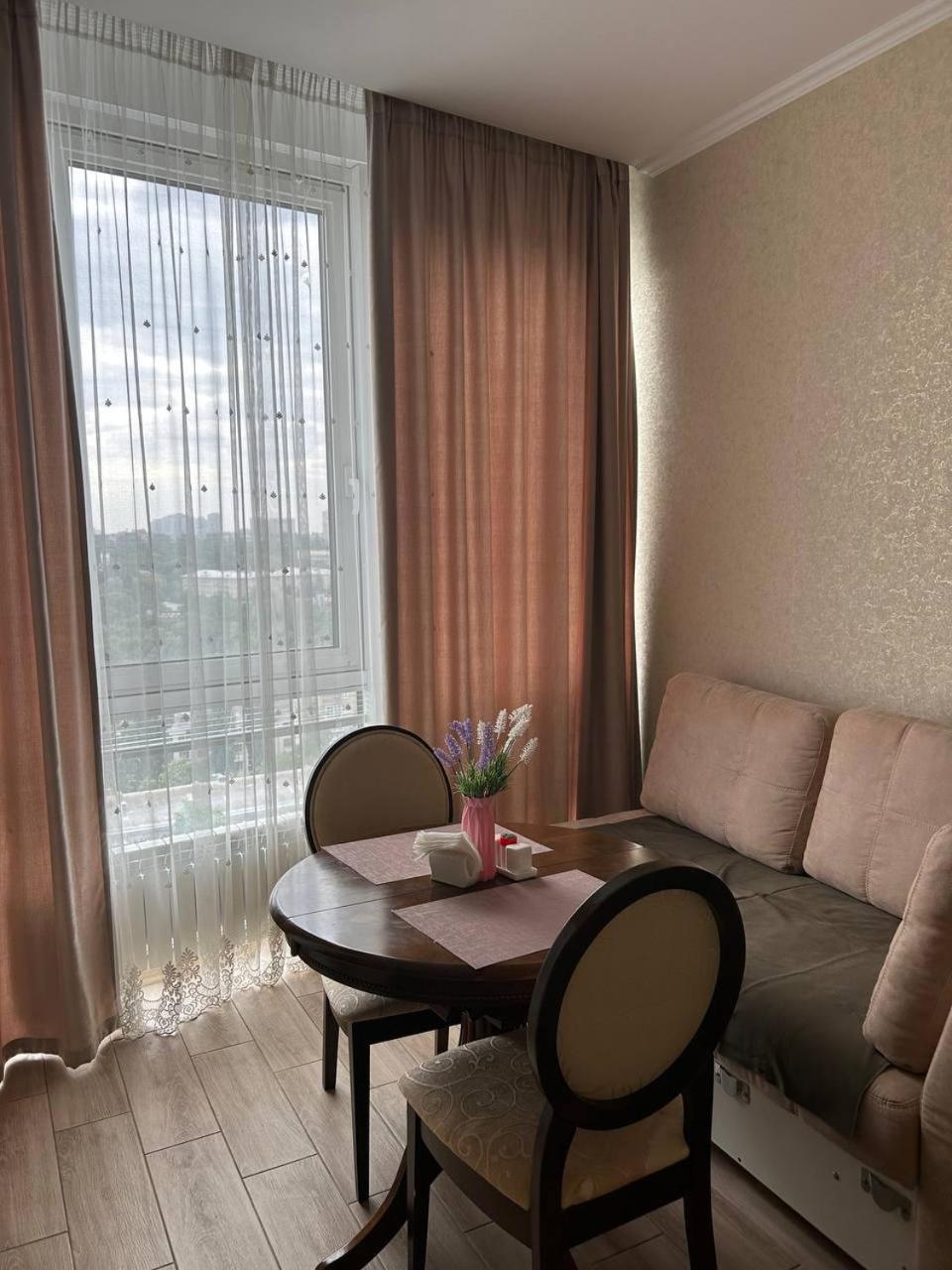 Apart Assistant On Smart Plaza Киев Экстерьер фото