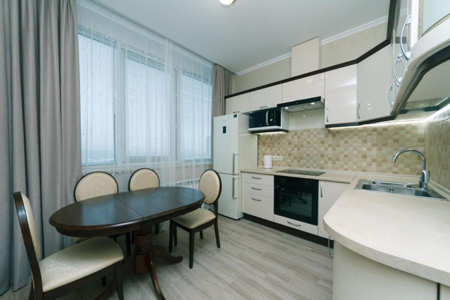 Apart Assistant On Smart Plaza Киев Экстерьер фото