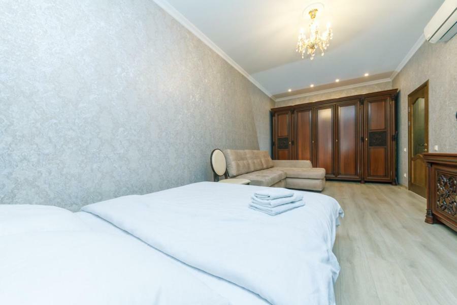 Apart Assistant On Smart Plaza Киев Экстерьер фото